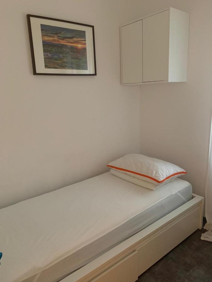 Writer's Place 2* Lubiana